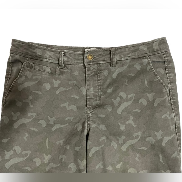 Market & Spruce- Camo skinny pant - Picture 3 of 7
